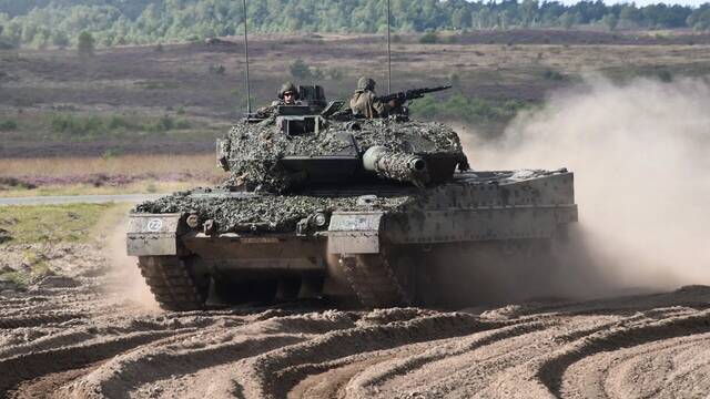 Leopardo 2E: el coloso espaol de 62 toneladas, can de 120 mm y velocidad de 70 km/h que manda en el campo de batalla