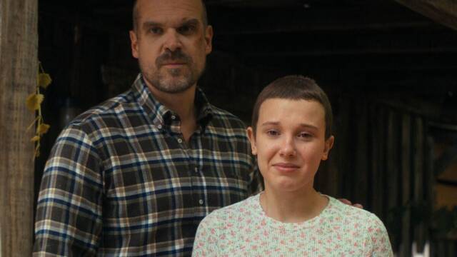Tormenta en Netflix, Millie Bobby Brown denuncia por acoso a David Harbour en el rodaje de Stranger Things: 'Muchas pginas'