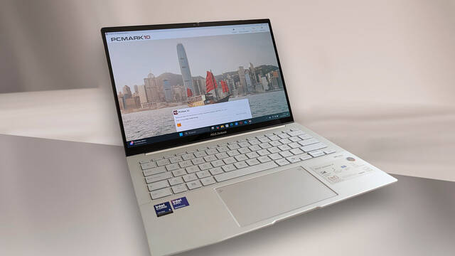 An�lisis del ASUS Zenbook 14 OLED: La sala de cine que llevas en la mochila y no le teme a tu biblioteca de Steam