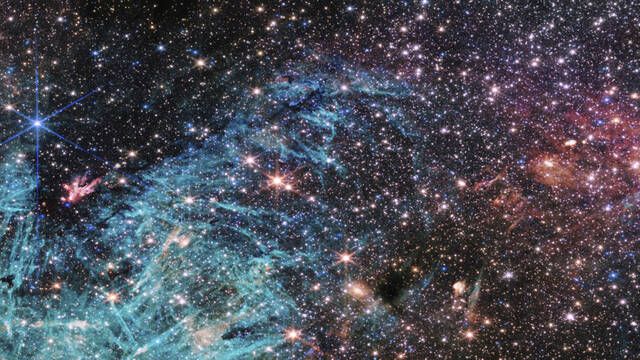 El telescopio James Webb de la NASA revela unas estructuras inexplicables en el centro de nuestra galaxia