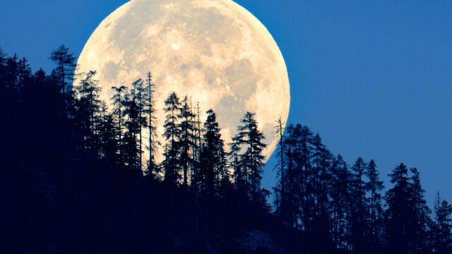 Esta noche la luna se encontrar en su punto de perigeo qu significa y por qu ocurre?