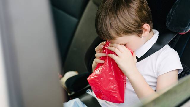 Google lanza una funcin para que puedas mirar el mvil en el coche sin marearte