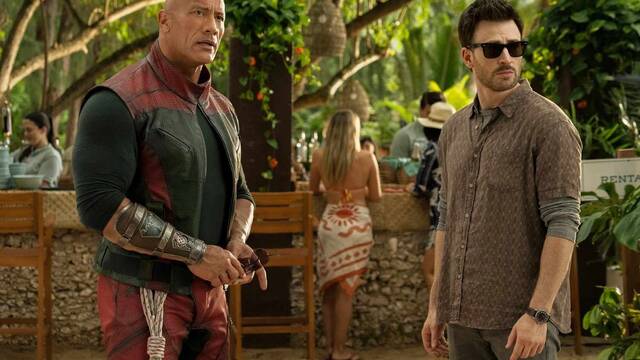 'Es genial': Dwayne Johnson alaba a Chris Evans tras su trabajo en 'Red One' y entierra los rumores de enfados entre ellos