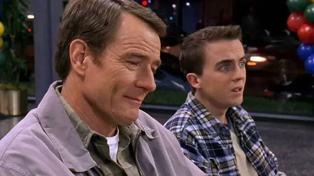 El protagonista de 'Malcolm in the Middle' revela que Bryan Cranston sigue ocupndose de l de forma habitual