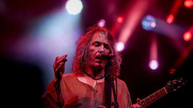 Fallece Robe Iniesta, alma y voz de Extremoduro: el emblemtico msico de rock muere a los 63 aos