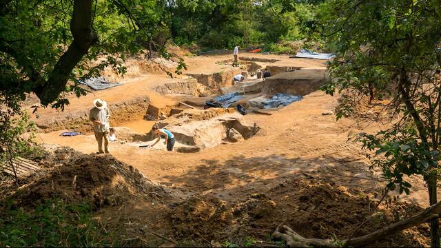 Cient�ficos dan con los restos m�s antiguos de humanos haciendo fuego y es antes de lo que se cre�a: �M�s de 400.000 a�os�