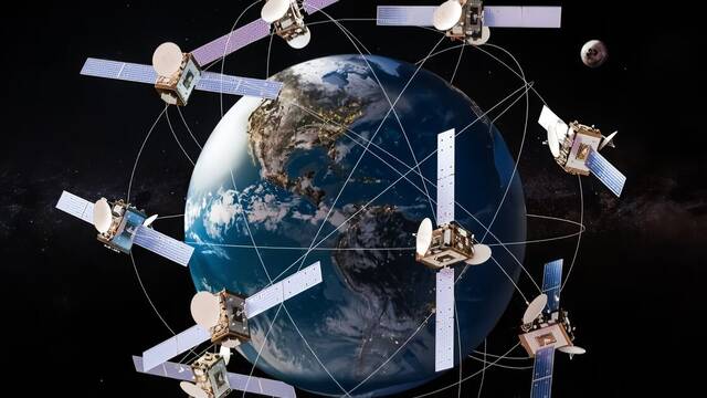 Google quiere entrenar su IA en el espacio y pide ayuda a Elon Musk y Jeff Bezos: un ej�rcito de sat�lites a 650 km de altura