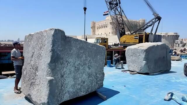 Arque�logos hallan bajo el Mediterr�neo una de las 7 maravillas del mundo antiguo: bloques de 80 toneladas de hace 1.600 a�os