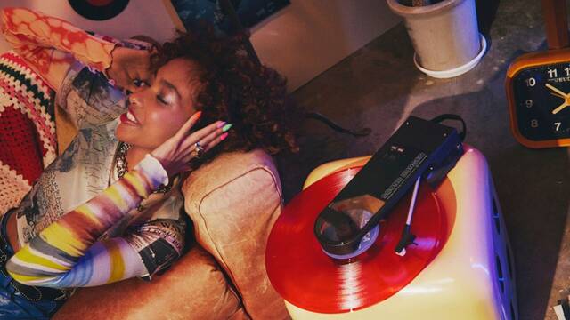 Audio-Technica resucita su legendario tocadiscos port�til de 1983 por 229 euros con bater�a de 12 horas y Bluetooth