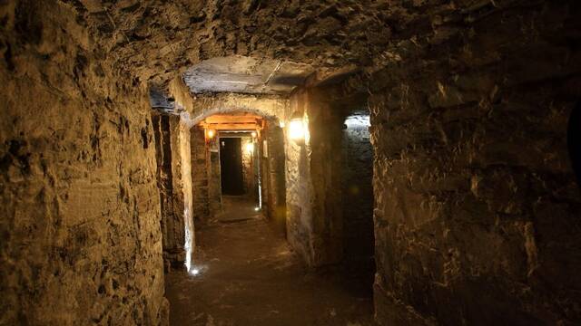 Arque�logos descubren en Alemania una extra�a 'ciudad' medieval bajo tierra: una b�veda de m�s de 100m2 y luz