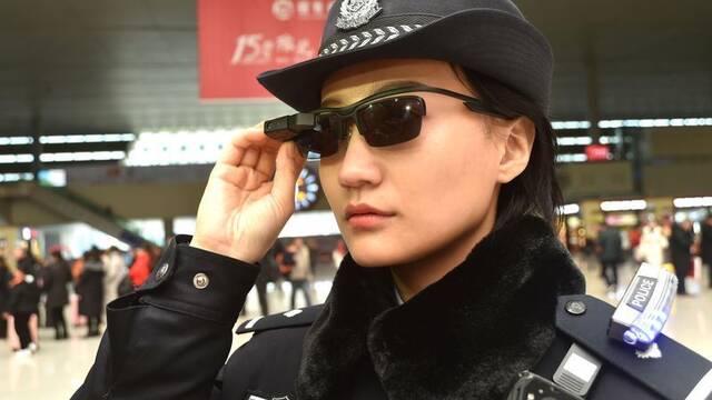 La polica china usa gafas de sol con reconocimiento facial para identificar a los ciudadanos