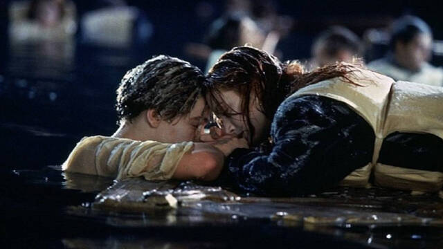 ¿Cabían Jack y Rose en la tabla al final de Titanic? James Cameron lo resuelve con un vídeo