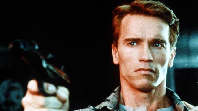 La mala decisin que llev a Arnold Schwarzenegger a perder su pelcula ms ambiciosa con el director de 'RoboCop'