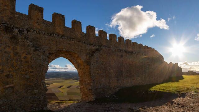 Un famoso castillo de Espaa, construido en el siglo XII, se vende solo por 45.000 euros
