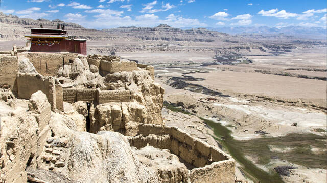 Hallan en el Tíbet, a más de 4.700 metros de altura, miles de reliquias cuya antigüedad desafía a los científicos