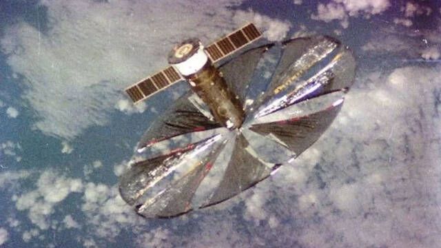 Rusia intent alargar los das con un espejo gigante en el espacio y no sali bien, ahora otra empresa quiere intentarlo