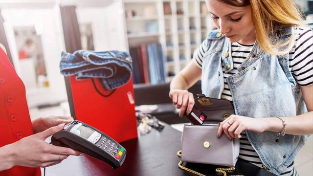 Una experta en seguridad advierte del peligro de dar tu c�digo postal al comprar en una tienda: 'No est�s obligado'