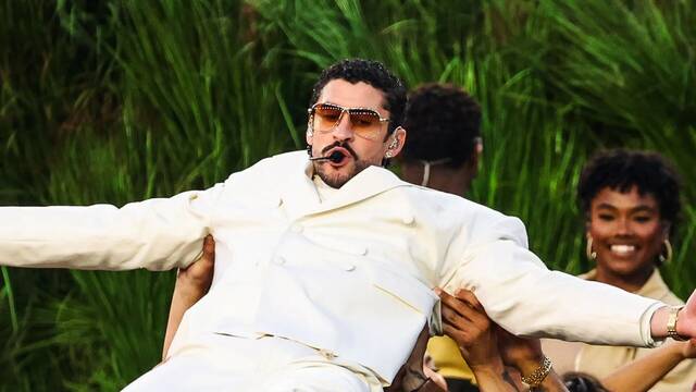 El cantante Bad Bunny vac�a su cuenta de Instagram tras las cr�ticas de Donald Trump a su actuaci�n de la Super Bowl