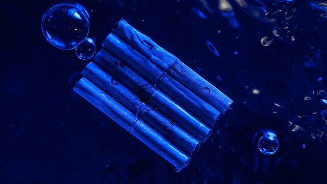 Ni pl�stico ni acero: fabrican tubos de aluminio 'insumergibles' que no se hunden y sobreviven a enormes tormentas oce�nicas