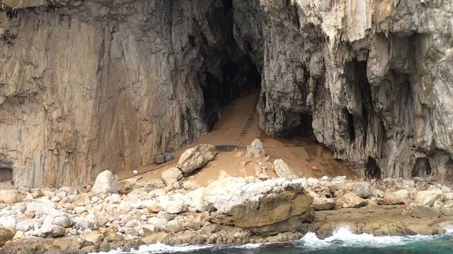Arque�logos acceden a una cueva sellada desde hace 40.000 a�os en Gibraltar y dan con los �ltimos neandertales de Iberia