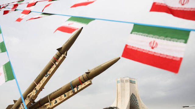 Ir�n preocupa a EE.UU. y Europa: acumula uranio suficiente como para fabricar m�s de 10 de bombas at�micas, seg�n expertos