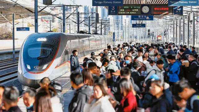 China apuesta por el tren de alta velocidad: 16.000 pasajeros por hora y 95.000 millones de viajes en la mayor migraci�n humana
