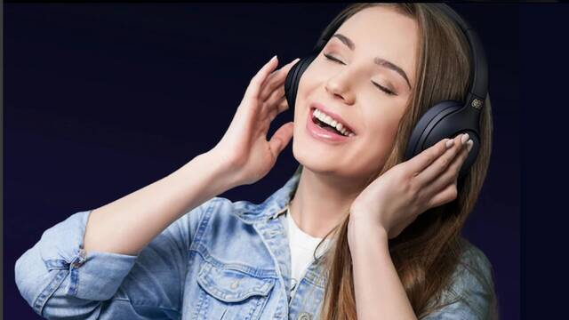 Patricio Ochoa, experto en longevidad: 'Los auriculares Bluetooth equivalen a colocarte un microondas en la cabeza'