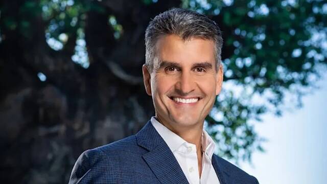 Es oficial: Disney elige a Josh D'Amaro como CEO tras arrasar en los parques tem�ticos y promete mejorar el legado de Bob Iger