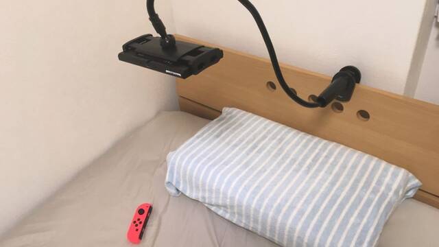 Lazy Arm, el accesorio para disfrutar de Nintendo Switch en la cama