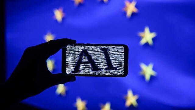 La Unin Europea aprueba una ley de inteligencia artificial que prohbe la manipulacin