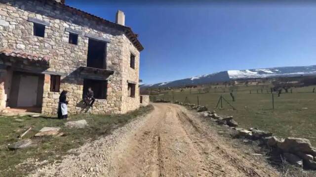 Sale a la venta un pueblo entero en Segovia por el precio de un piso en la periferia de Madrid