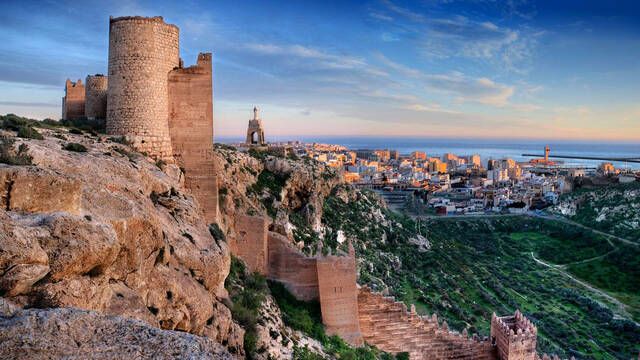 Ni Madrid, ni Las Palmas, la ciudad ms feliz de Espaa est en la costa Mediterrnea y destaca por sus condiciones climticas