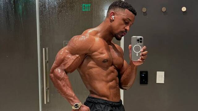 'Dios me envi aqu para liderar': Ashton Hall, el modelo hecho meme por su 'morning routine', se defiende de las crticas