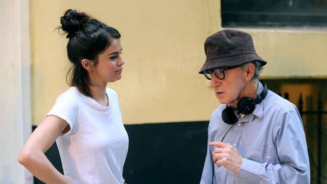 Fue advertida y ahora se arrepiente: Selena Gmez lamenta haber trabajado con Woody Allen tras sus graves acusaciones