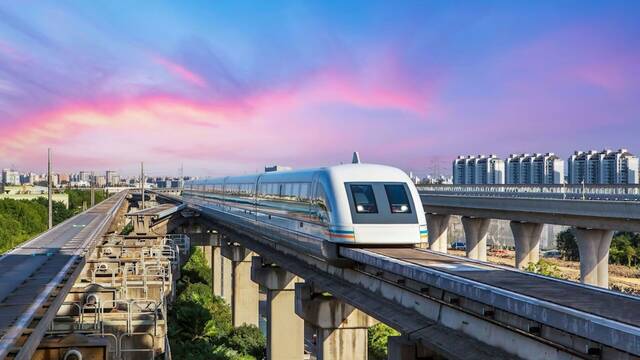 China mejora su tren de levitaci�n magn�tica avanzada: supera los 430 km/h y cubre 30 km en apenas 8 minutos hacia Shangh�i