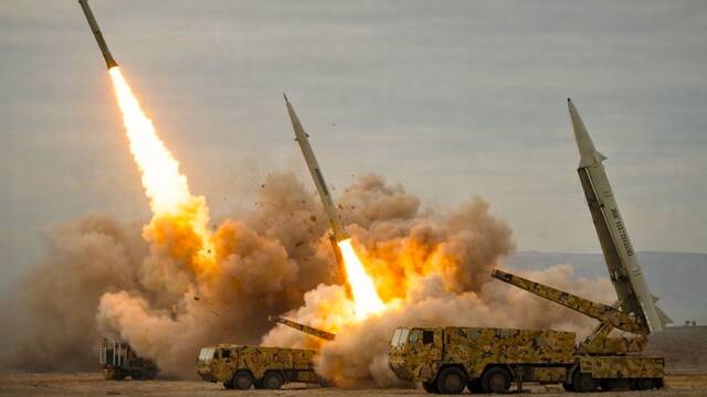 Ir�n activa el misil Sejjil y presiona a Israel: un alcance de 2000 km, 700 kg de carga �til y lanzamiento instant�neo