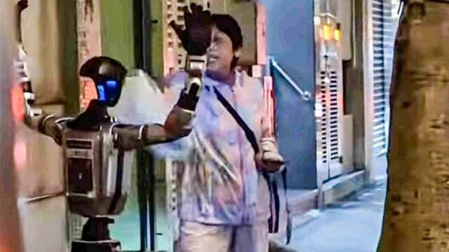 Ya es oficial, la polic�a de China lleva a cabo el primer arresto de un robot: estaba molestando a una mujer en la calle