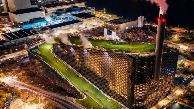 India desaf�a los l�mites de la ingenier�a: un colosal proyecto de 463 plataformas con un estadio y una refrigeraci�n rompedora