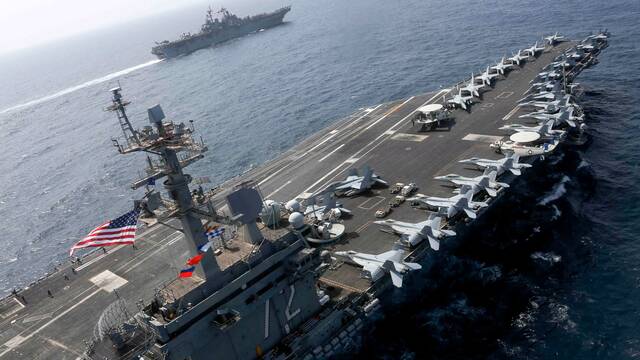 333 metros de acero, reactores nucleares y 100 aviones: el USS Abraham Lincoln, base flotante que EE.UU. tiene frente a Ir�n