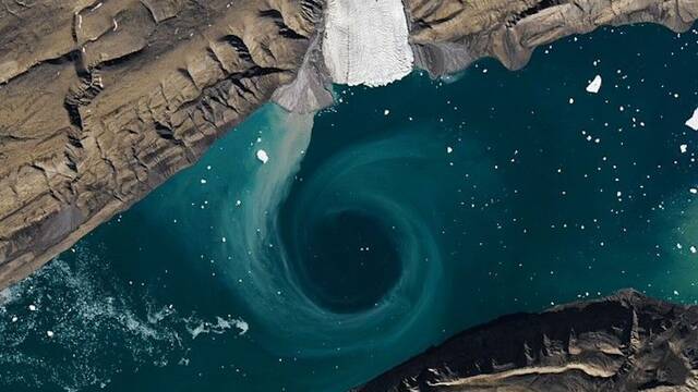 La NASA mira al �rtico desde el espacio y descubre un fen�meno in�dito en forma de v�rtice que sorprende a los expertos