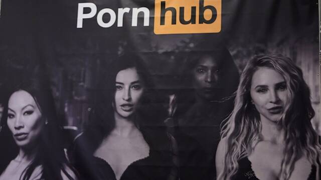 Europa lo confirma: Pornhub, Stripchat, XNXX y XVideos permiten el acceso a los menores sin restricciones