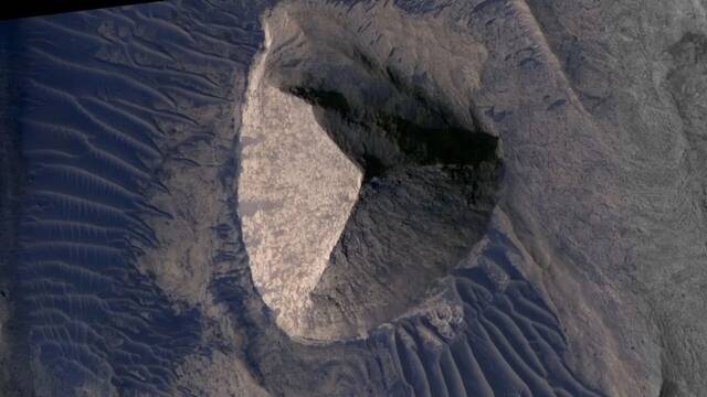 Descubren una 'pir�mide masiva' en Marte y desatan teor�as sobre civilizaciones alien�genas en el planeta rojo