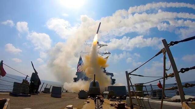 EEUU destruye el submarino iran� m�s importante: 'Primer hundimiento de un barco con un torpedo desde la Segunda Guerra Mundial'