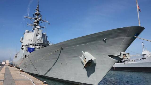 Espa�a env�a al Mediterr�neo uno de sus mejores buques: la fragata Crist�bal Col�n, con 146 metros de eslora y 205 militares