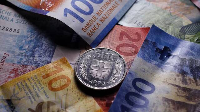Suiza rompe las normas: aparca las tarjetas y el dinero digital y defiende el efectivo ante las presiones de Europa