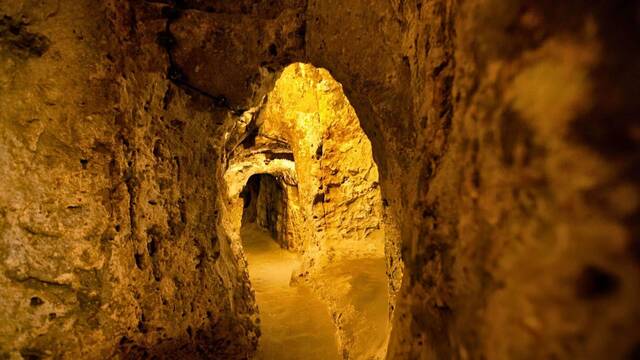 Arque�logos descubren en una granja un extra�o mont�culo que guarda restos de 5000 a�os: 'Anclajes rituales de un pasado remoto'