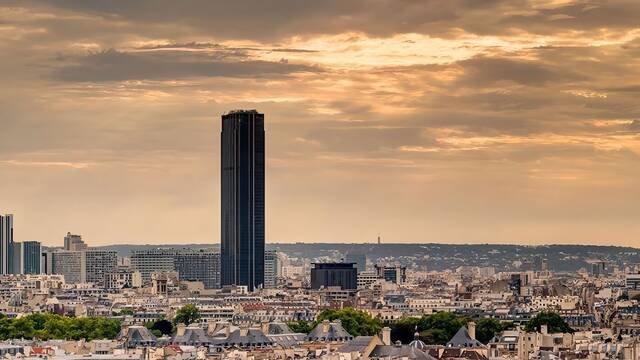 Par�s no puede demoler su rascacielos m�s odiado desde los 70 y ha decidido volverlo 'invisible' gastando m�s de 600 millones