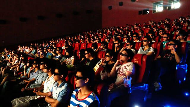 Los cines de China presionan al gobierno para su reapertura tras el brote de coronavirus