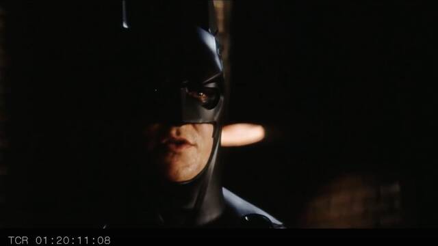 Christian Bale lleg a ponerse el traje de Batman Forever de Val Kilmer