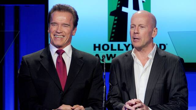 Arnold Schwarzenegger desea hablar con su amigo Bruce Willis tras su retiro del cine